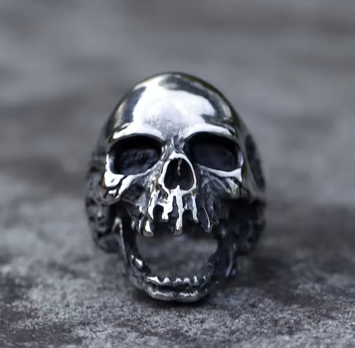 Dark Steel Series Skull Ring💀🏴‍☠️